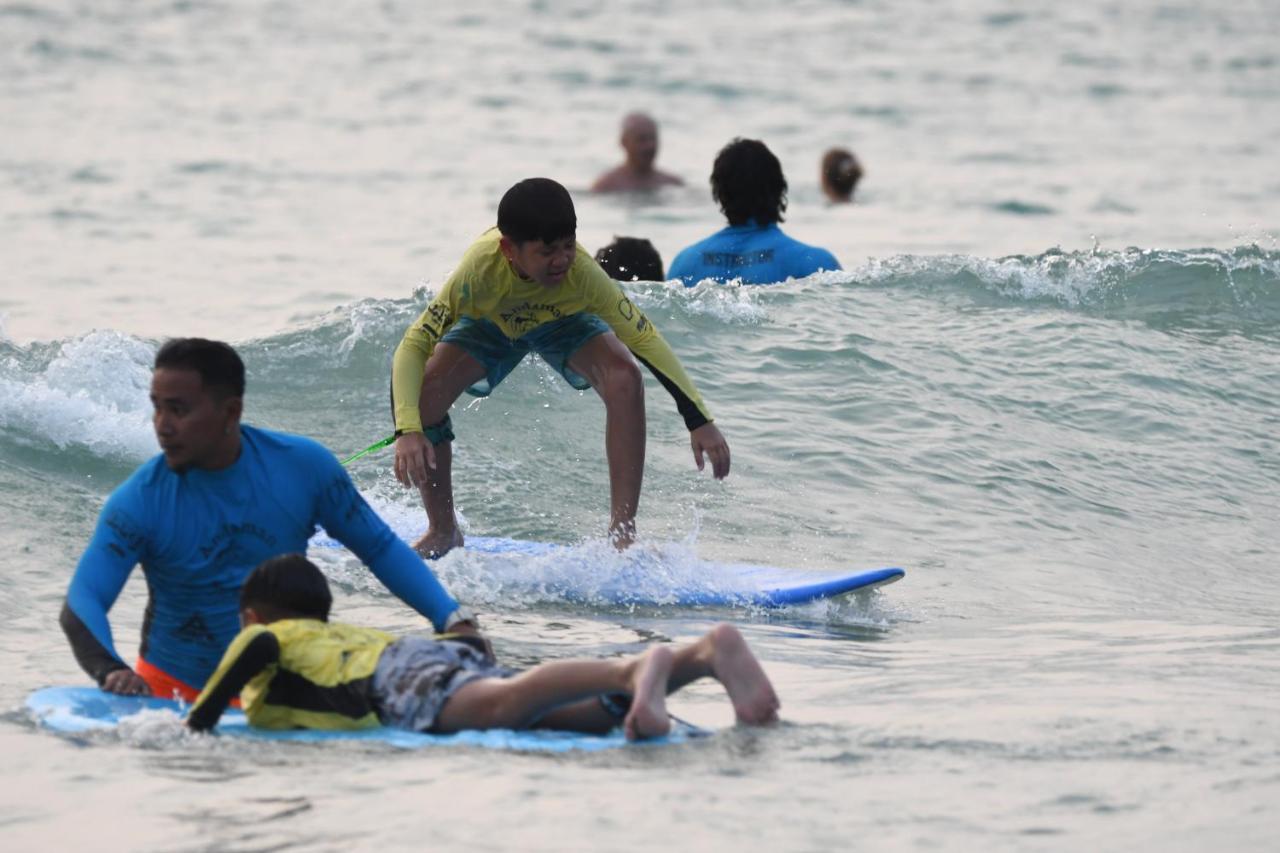 Baan Andaman Sea Surf Hotel Patong Bagian luar foto