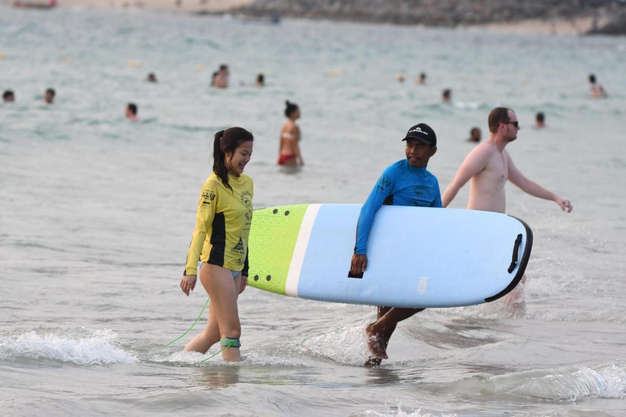 Baan Andaman Sea Surf Hotel Patong Bagian luar foto