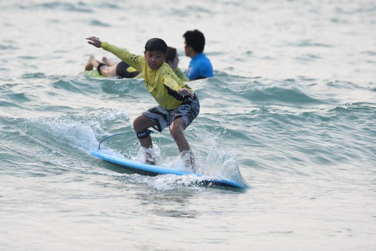 Baan Andaman Sea Surf Hotel Patong Bagian luar foto