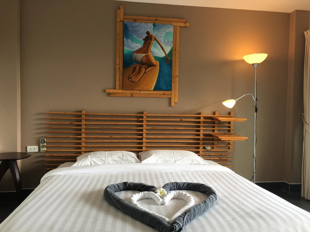 Baan Andaman Sea Surf Hotel Patong Bagian luar foto