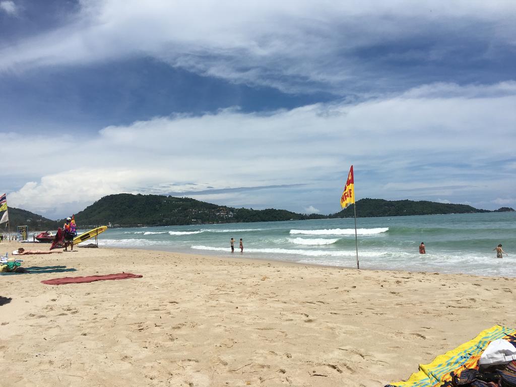 Baan Andaman Sea Surf Hotel Patong Bagian luar foto