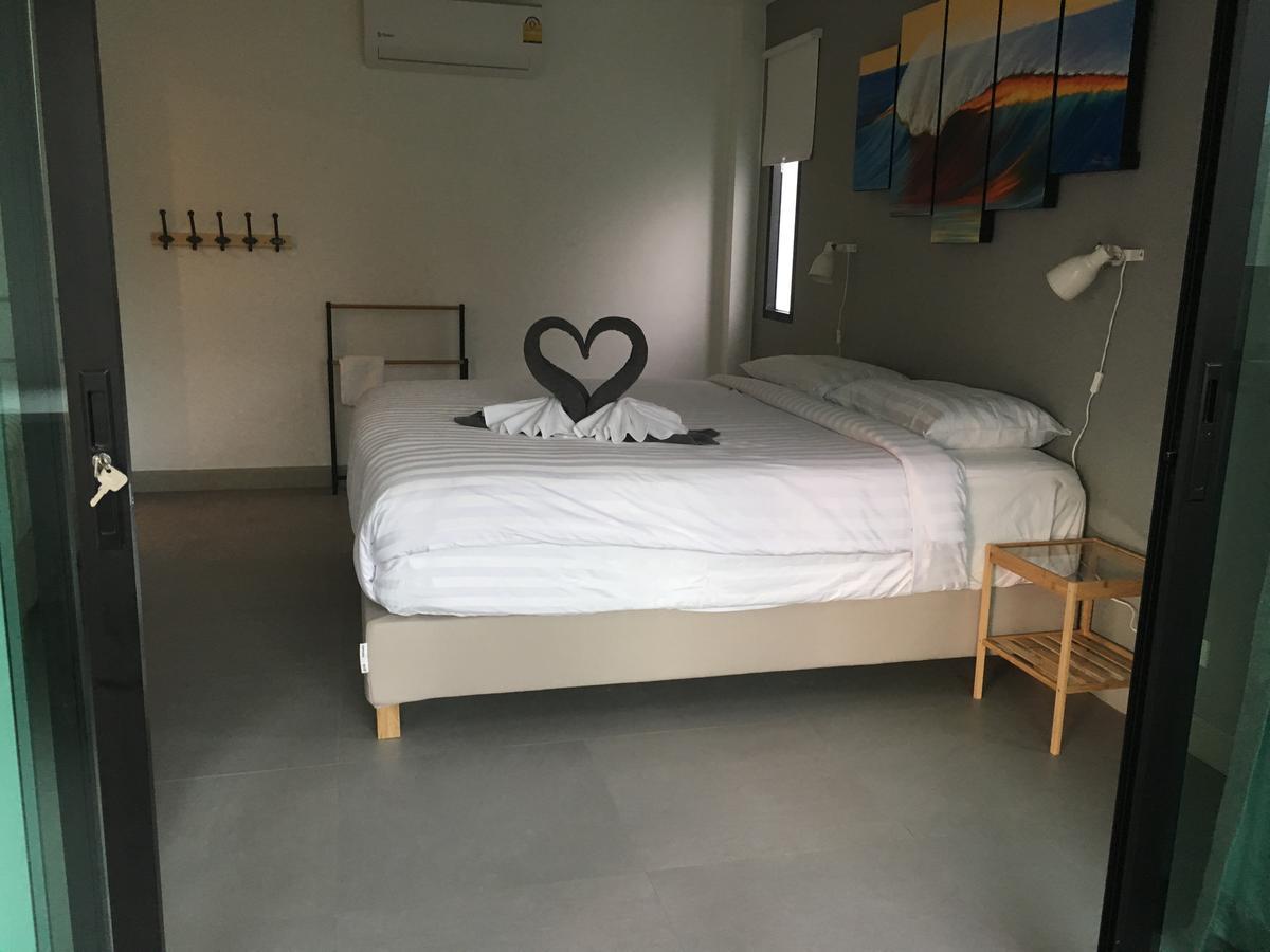 Baan Andaman Sea Surf Hotel Patong Bagian luar foto