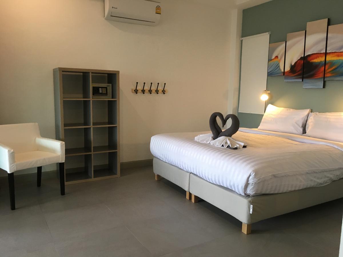 Baan Andaman Sea Surf Hotel Patong Bagian luar foto